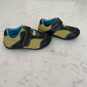 Outback baby shoes size 7